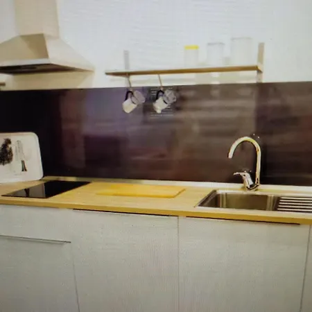 Beautiful House In Апартаменти