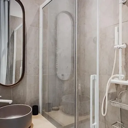 Beautiful House In Апартаменти Спліт